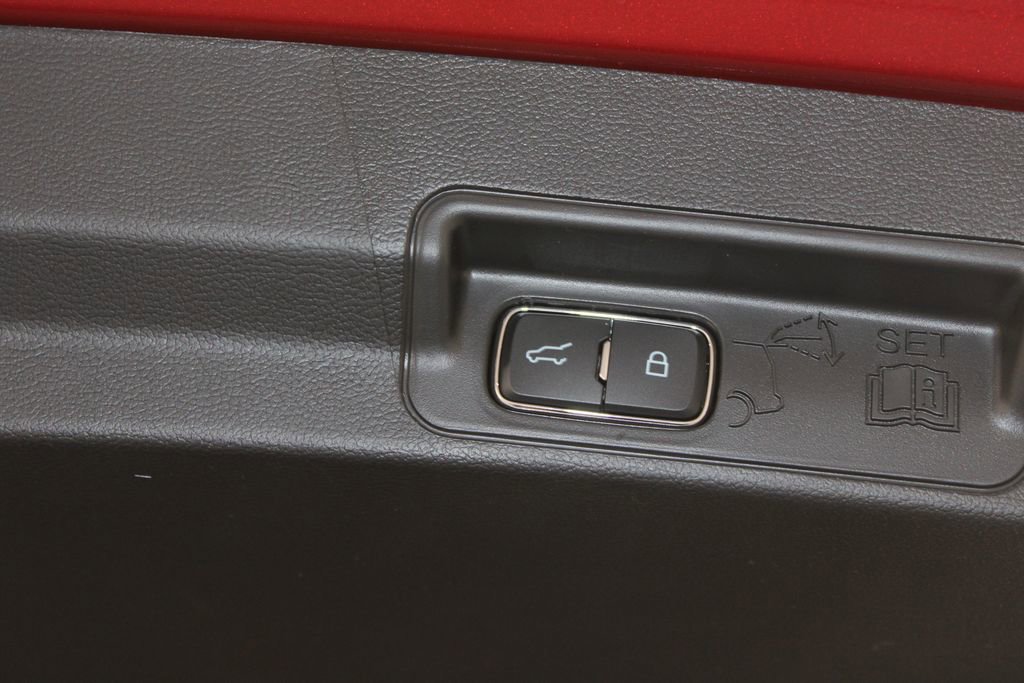 New 2026 Ford Explorer Platinum image 16