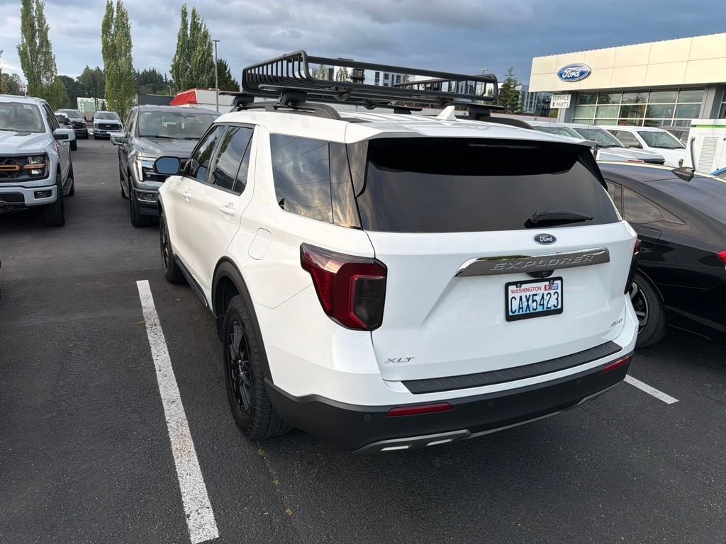 Certified 2021 Ford Explorer XLT w/ Equipment Group 202A AWD/4WD image 4