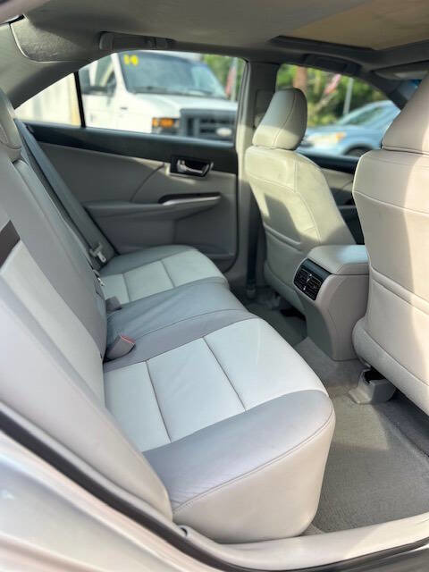 Used 2012 Toyota Camry XLE FWD image 16