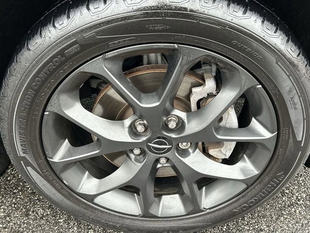 Used 2023 Chrysler Pacifica Touring-L w/ S Appearance Package image 12