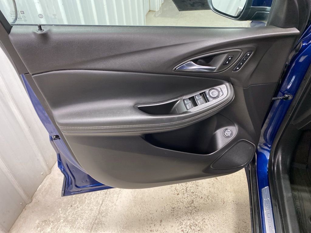 Used 2023 Buick Encore GX Essence w/ Advanced Technology Package image 34