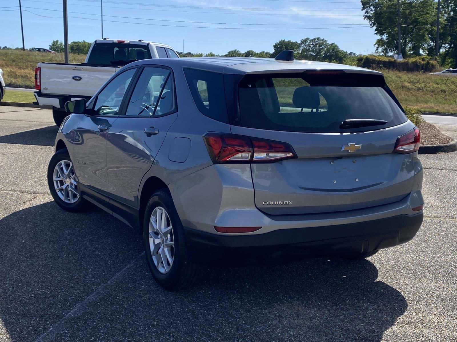 Used 2023 Chevrolet Equinox LS FWD image 5