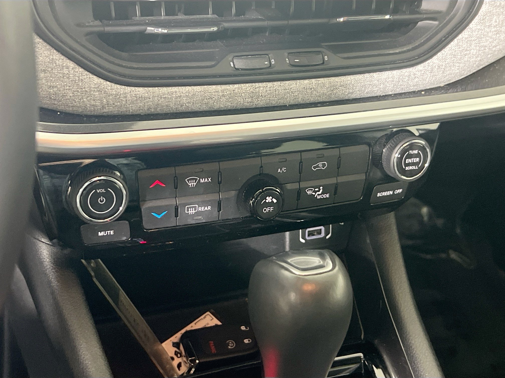 Used 2022 Jeep Compass Latitude AWD/4WD image 15