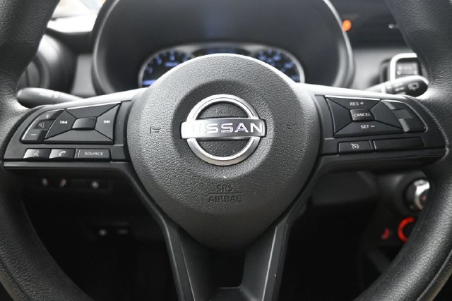 Certified 2025 Nissan Kicks Play S FWD image 19