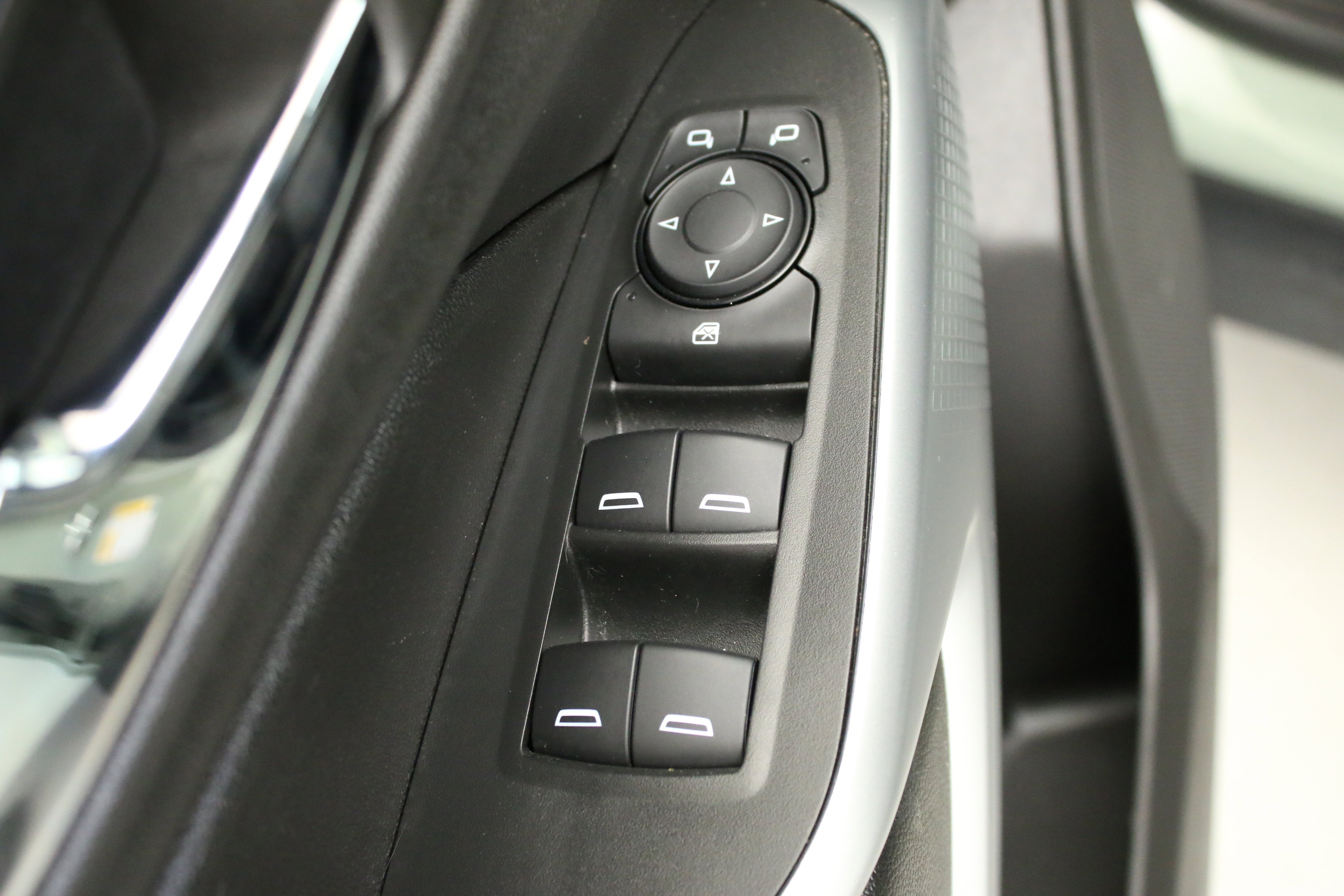 Certified 2024 Chevrolet Trax RS FWD image 14