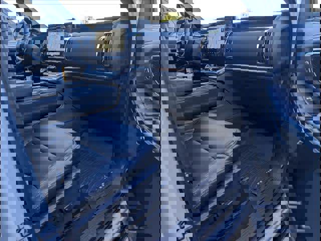 New 2025 Ford Expedition Max Platinum image 28