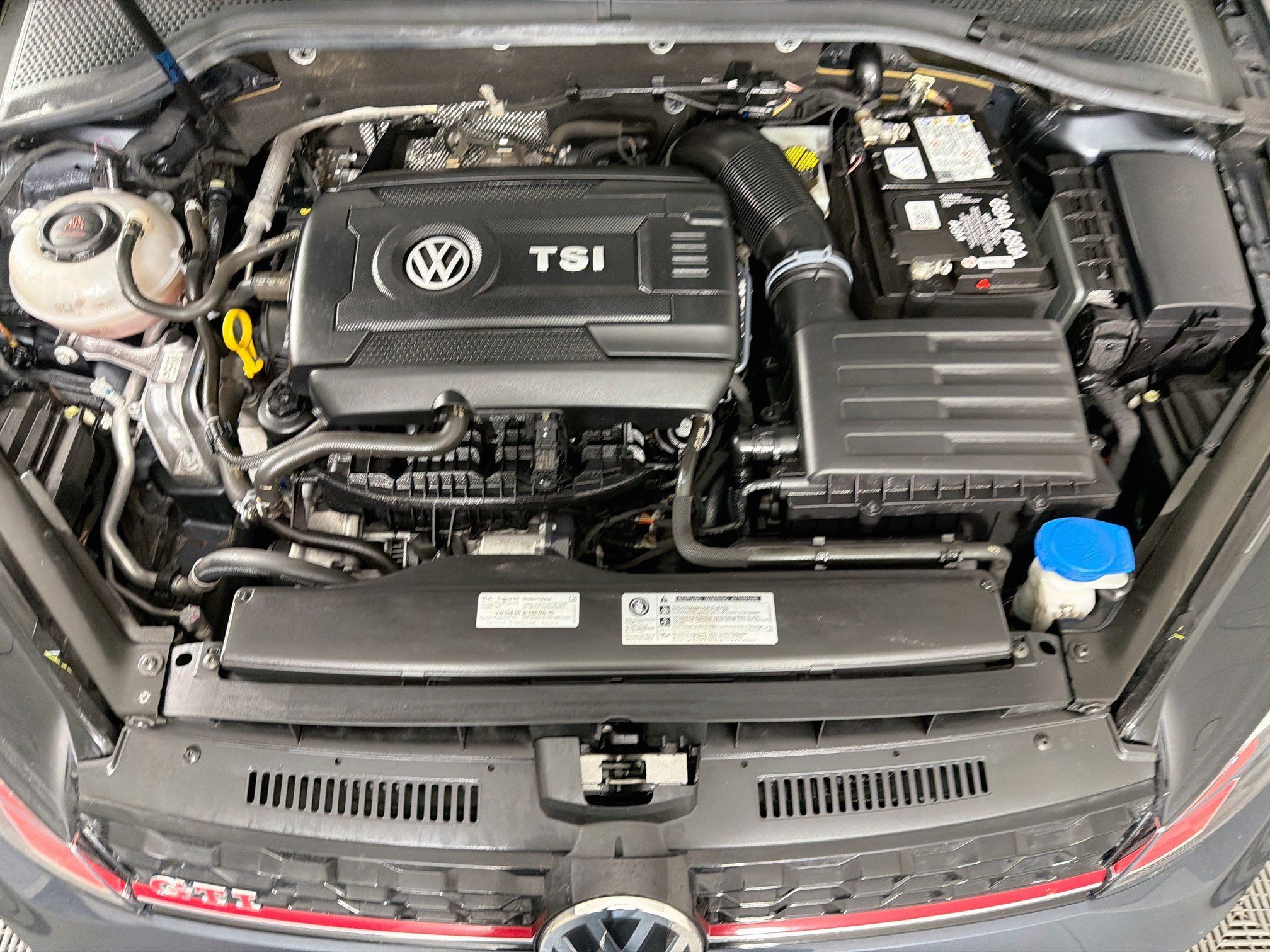 Used 2019 Volkswagen GTI SE FWD image 33