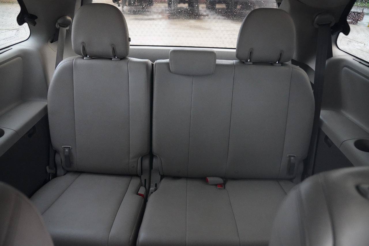 Used 2015 Toyota Sienna XLE w/ XLE Navigation Package AWD/4WD image 29