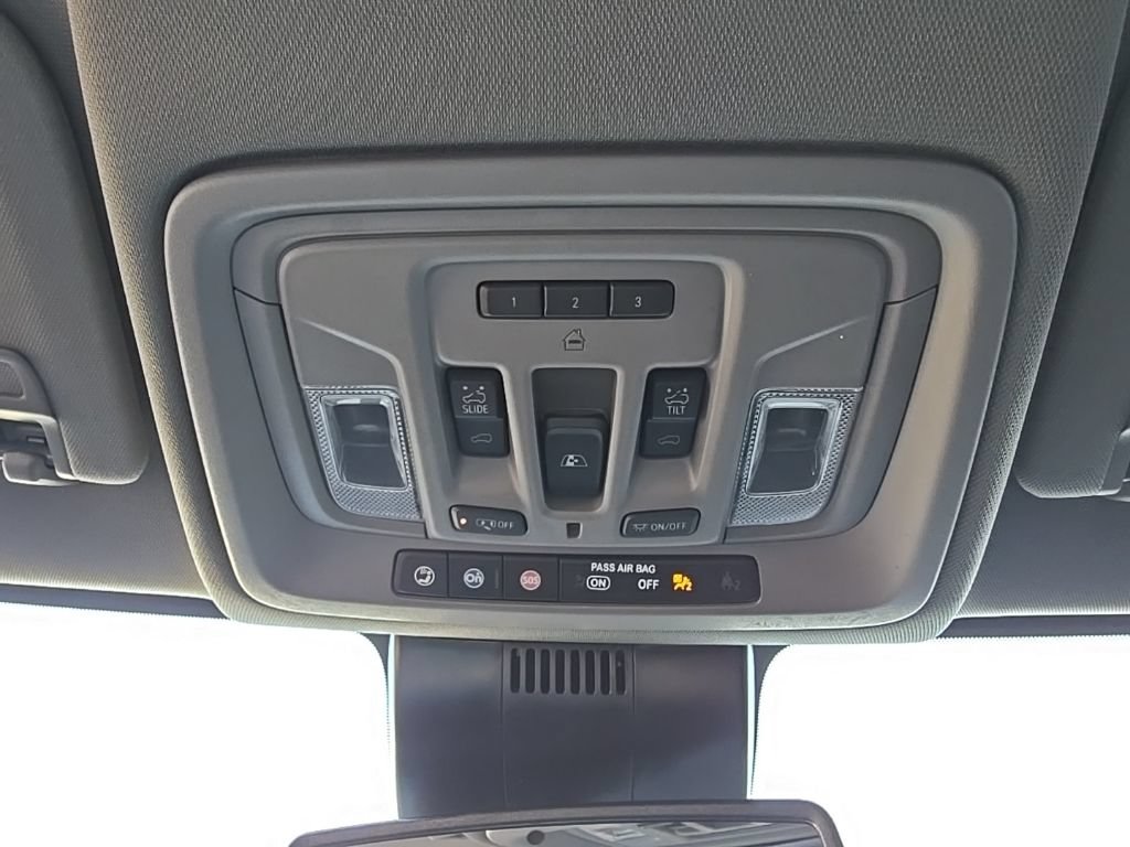 Used 2025 GMC Sierra 3500 Denali AWD/4WD image 21