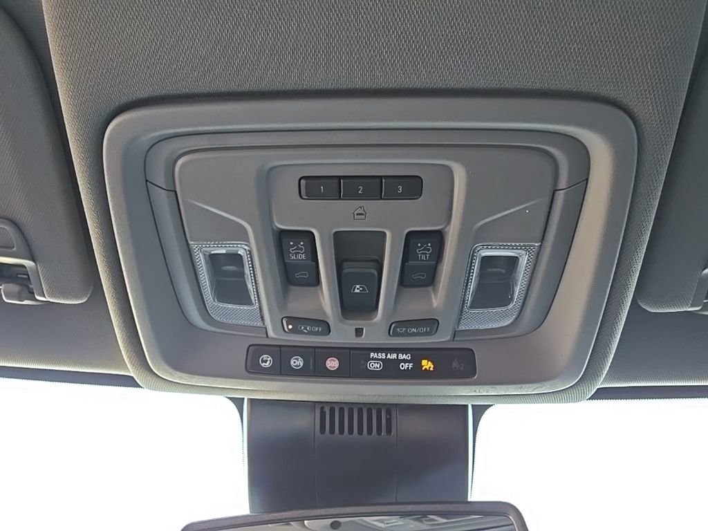 Used 2025 GMC Sierra 3500 Denali AWD/4WD image 21