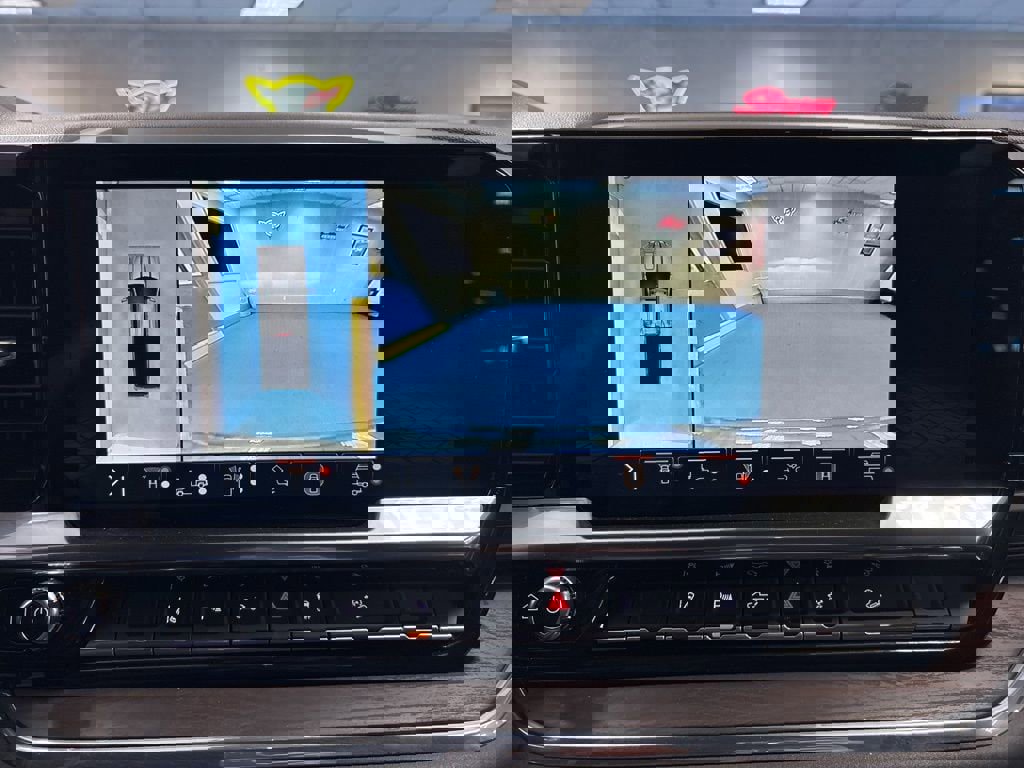 Used 2025 GMC Sierra 2500 SLT w/ SLT Premium Package image 32