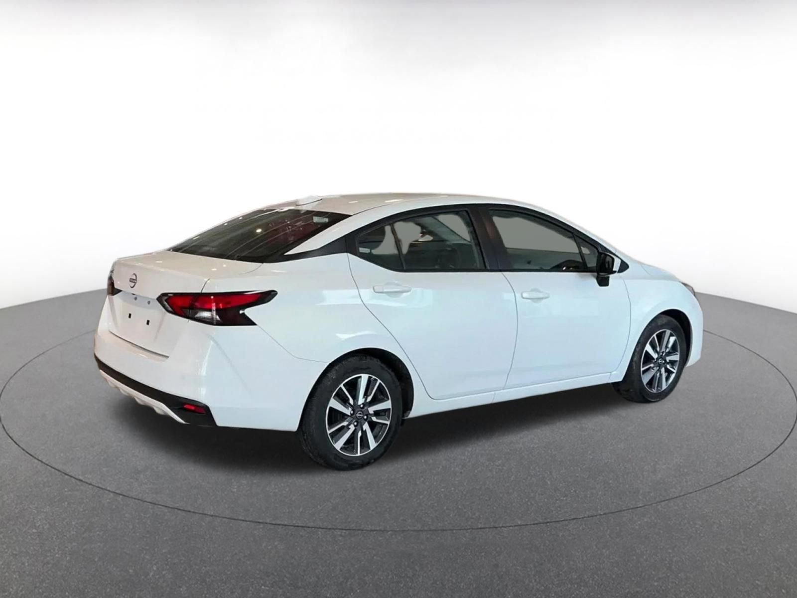 Used 2025 Nissan Versa SV image 12