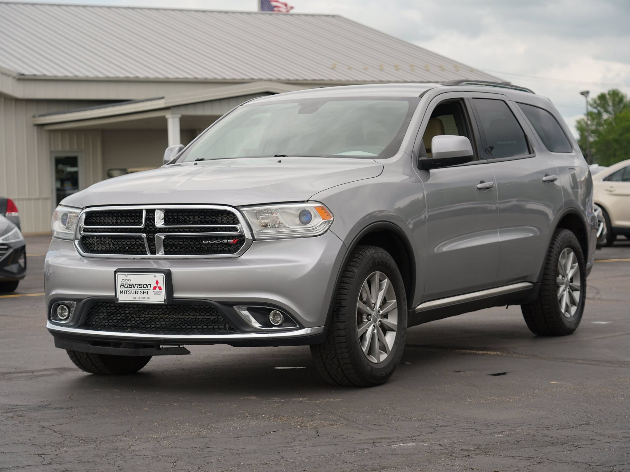 Used 2017 Dodge Durango SXT w/ Quick Order Package 23B AWD/4WD image 8