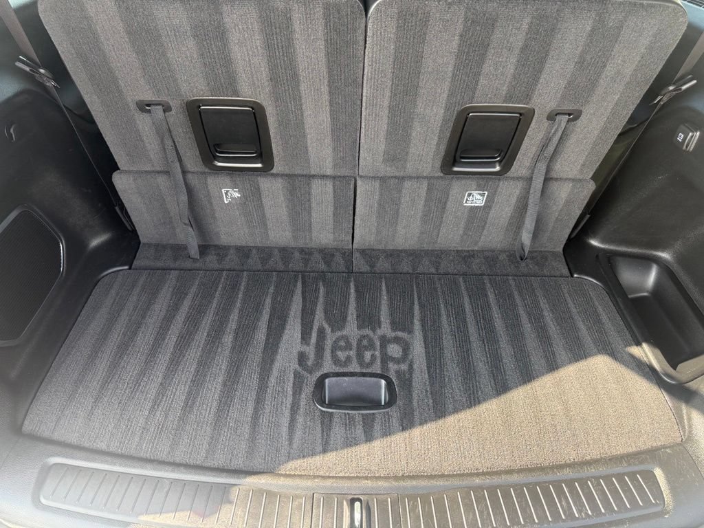 Used 2021 Jeep Grand Cherokee L Limited AWD/4WD image 46