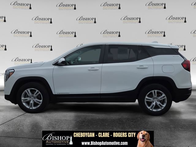 Used 2024 GMC Terrain SLE w/ LPO, Floor Liner Package FWD image 18
