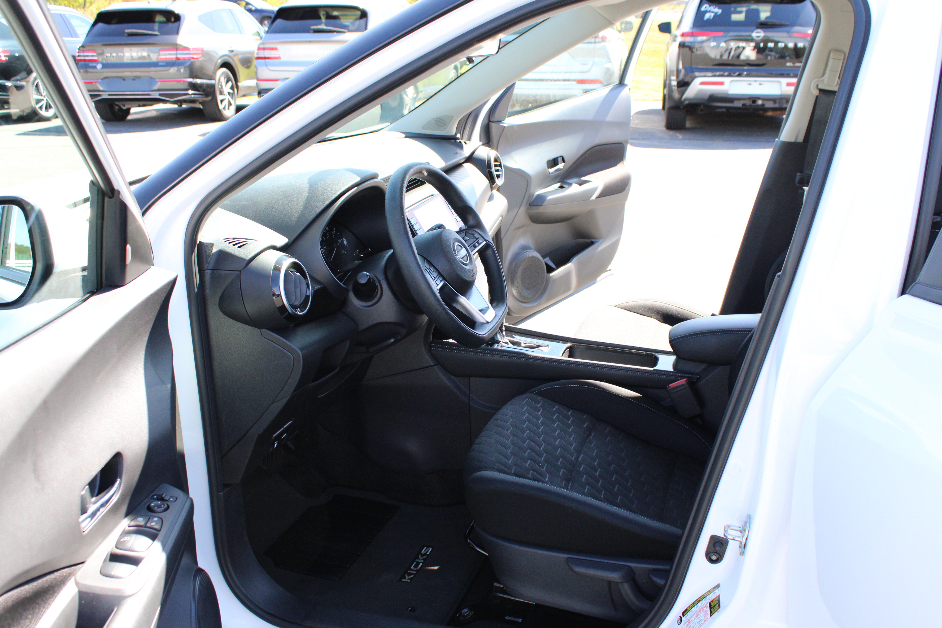 Used 2023 Nissan Kicks SV FWD image 21