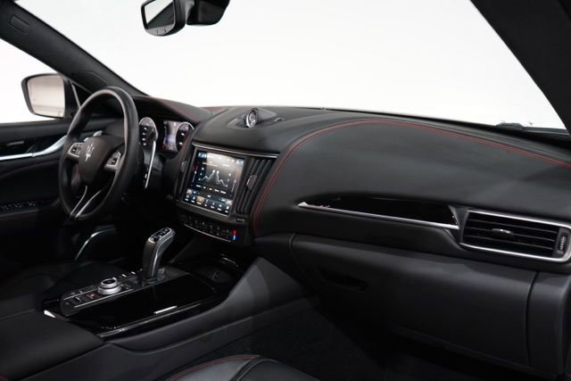 Used 2024 Maserati Levante GT Ultima image 14