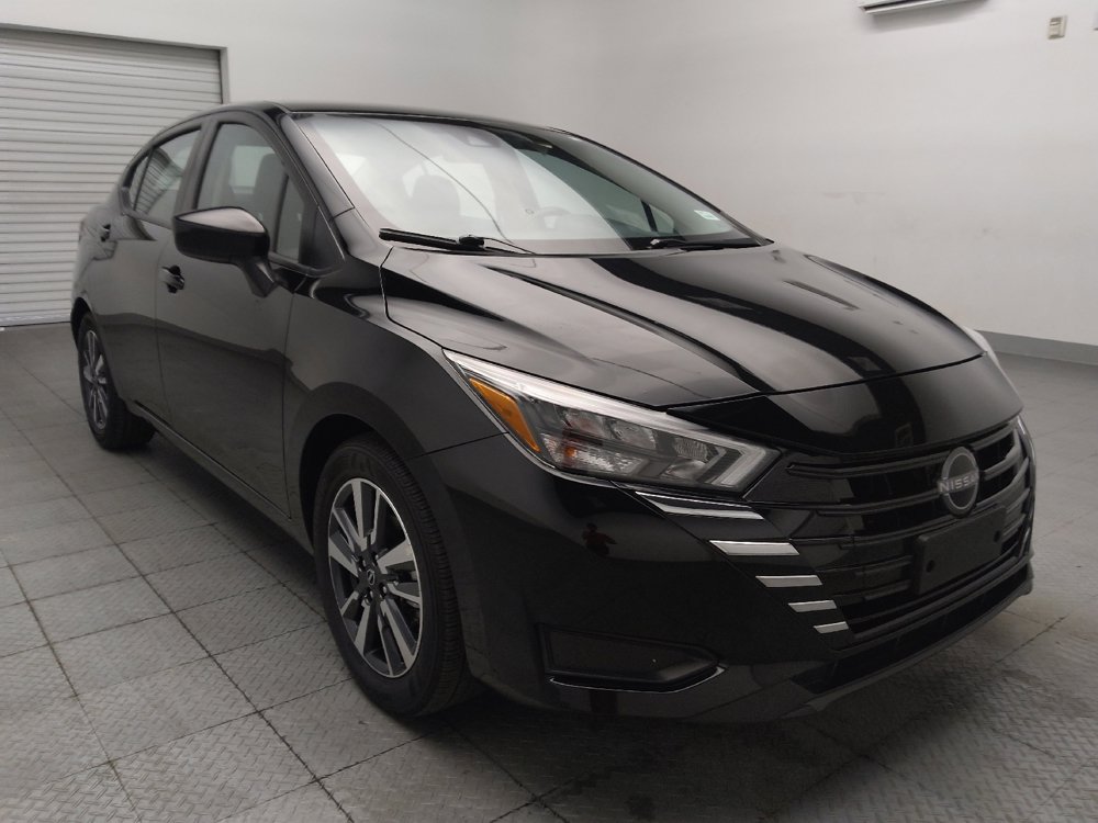 Used 2025 Nissan Versa SV FWD image 13