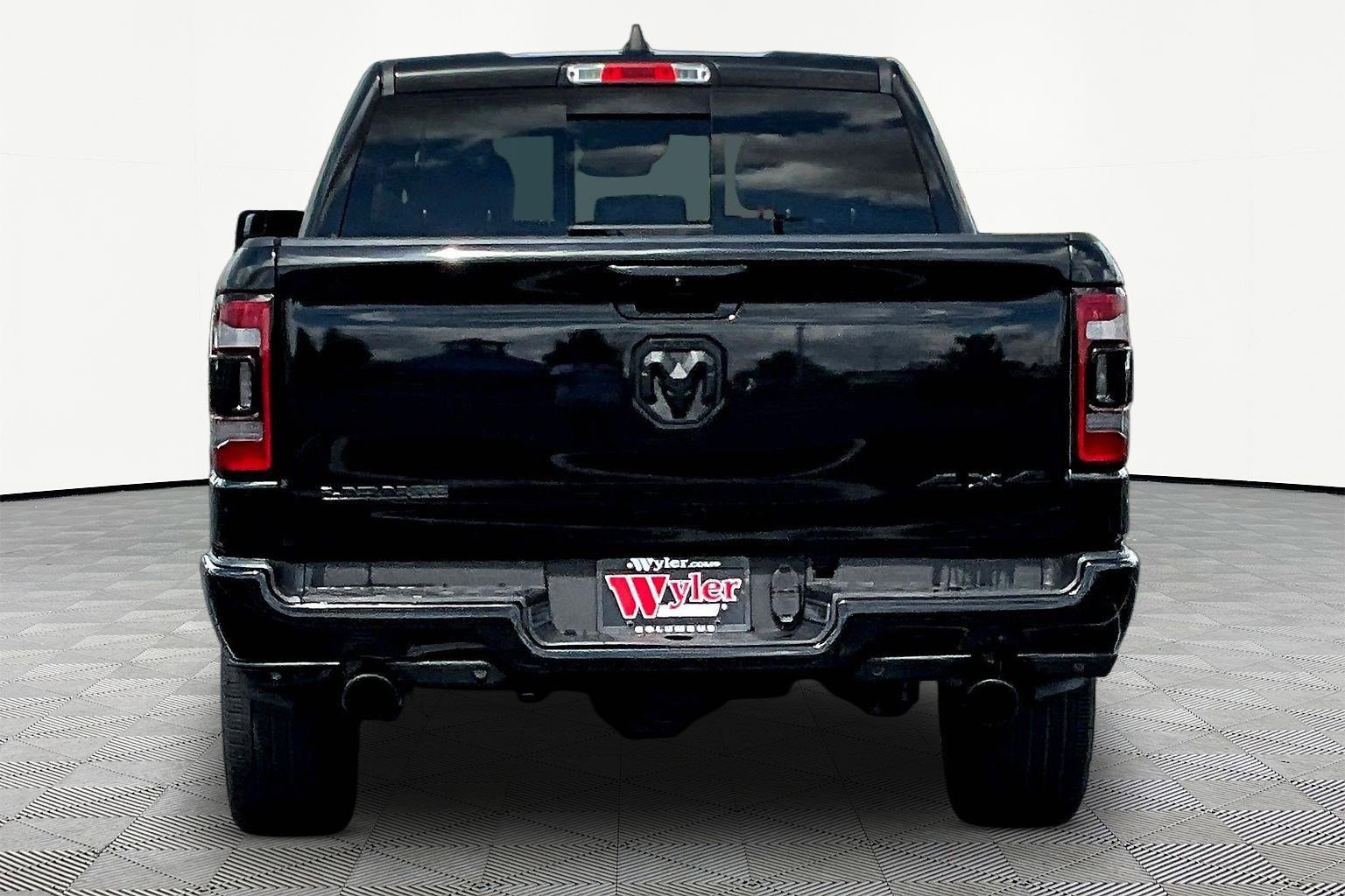Used 2023 RAM 1500 Laramie AWD/4WD image 5