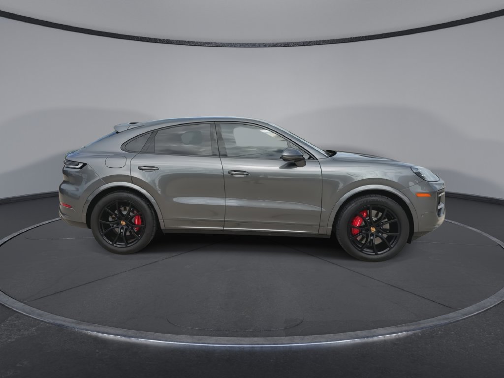 Used 2025 Porsche Cayenne S AWD/4WD image 9
