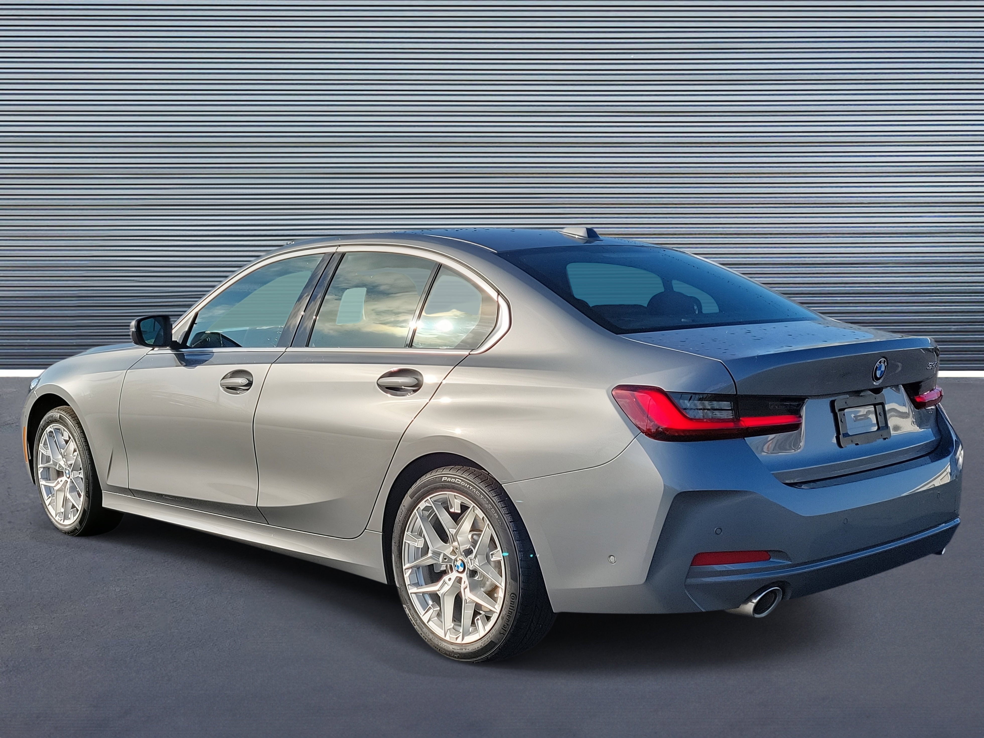 Used 2026 BMW 330i Sedan image 4