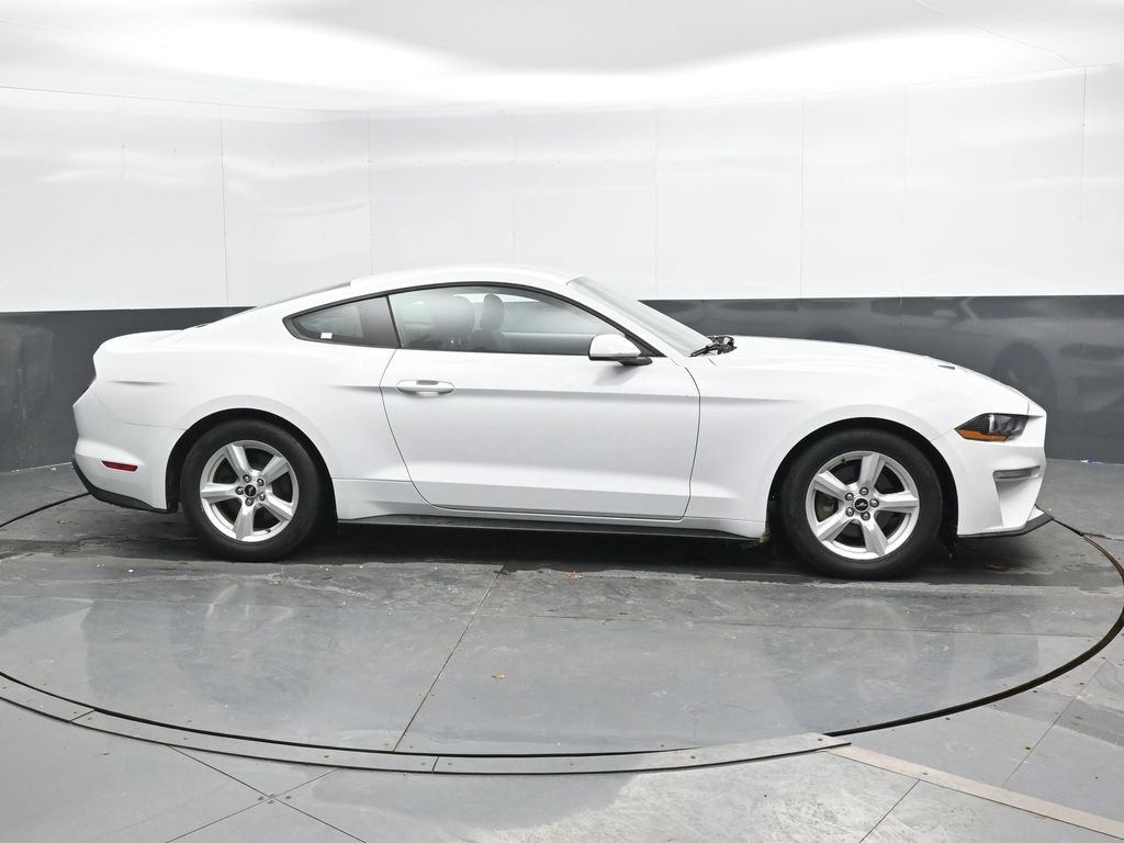 Used 2018 Ford Mustang EcoBoost image 4