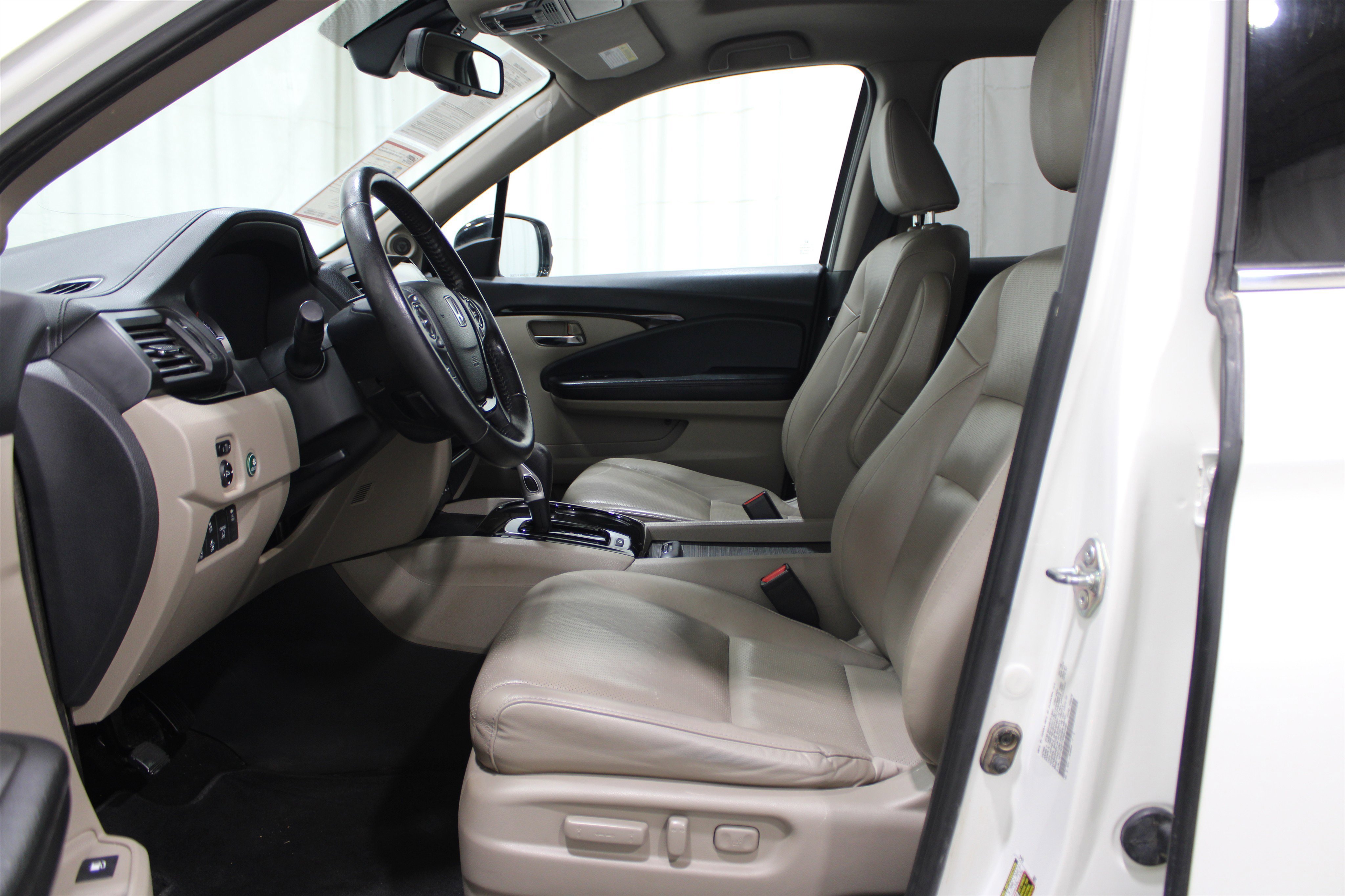 Used 2019 Honda Ridgeline RTL-E image 3