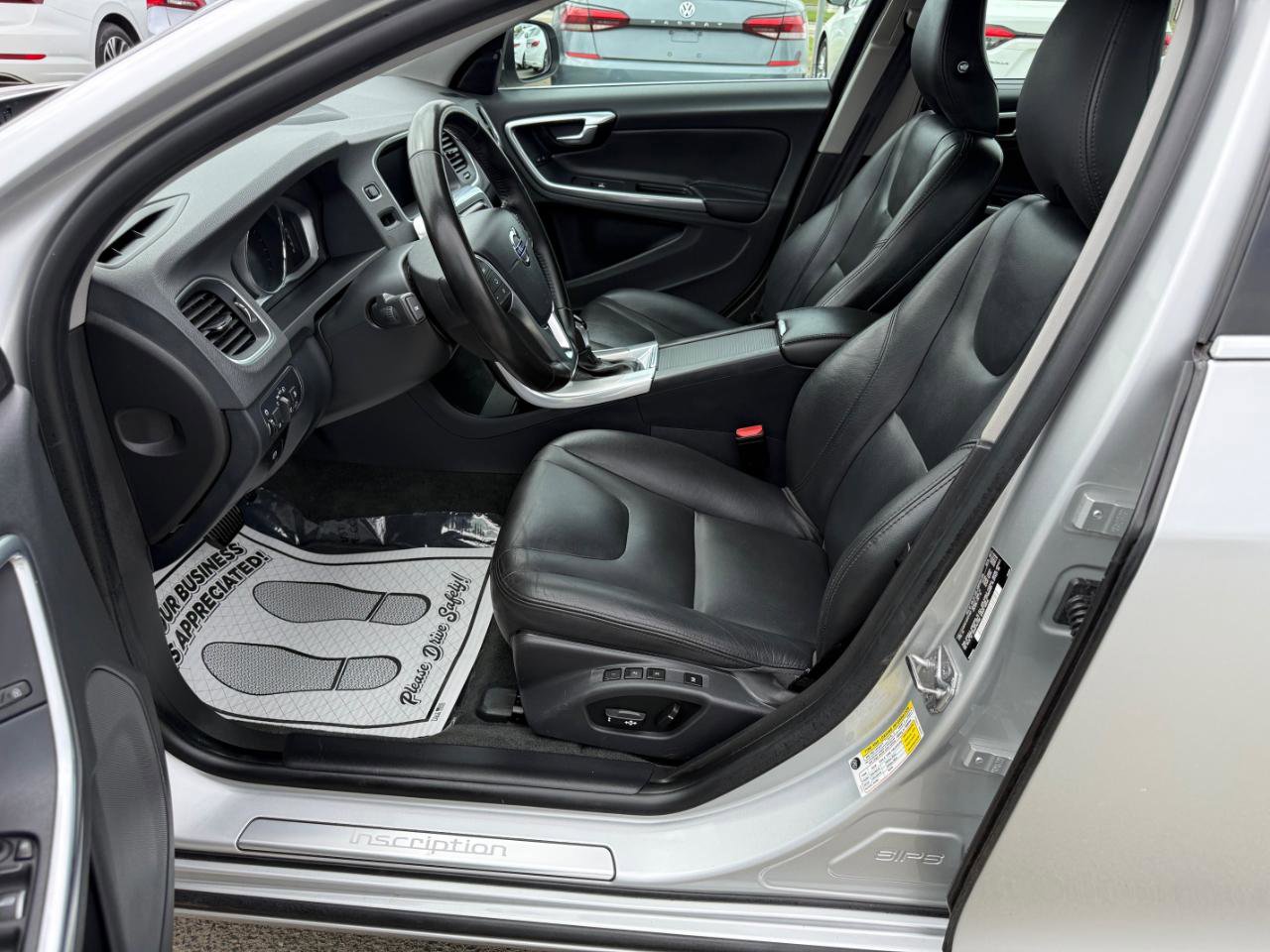 Used 2018 Volvo S60 T5 Inscription image 9