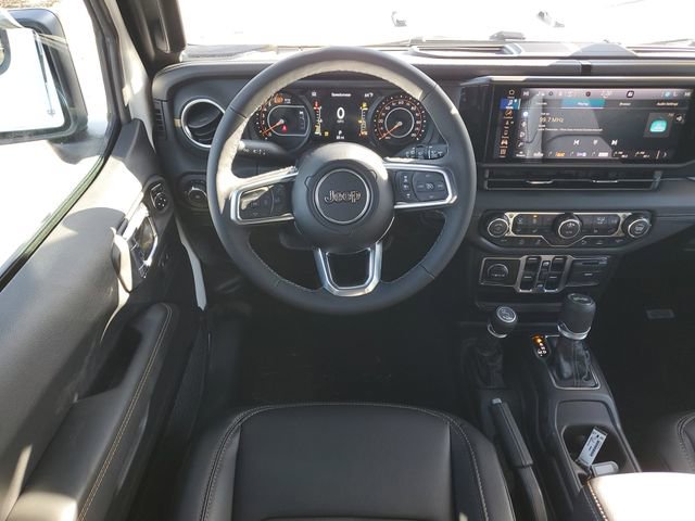 New 2026 Jeep Wrangler Unlimited Sahara AWD/4WD image 17
