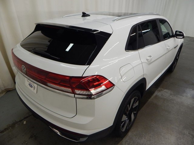 Used 2024 Volkswagen Atlas Cross Sport SE image 3