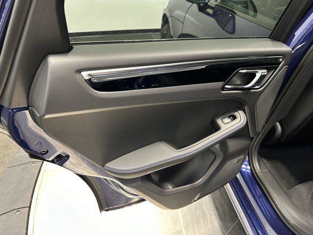 New 2025 Porsche Macan image 32