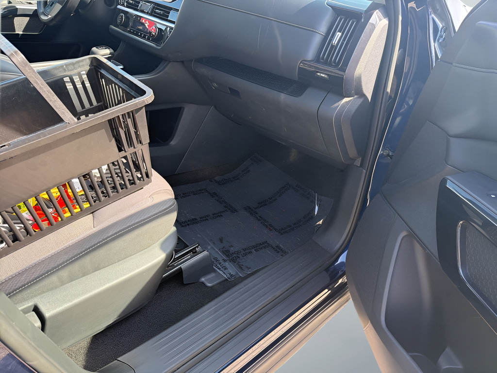 Certified 2024 Nissan Pathfinder SV FWD image 17
