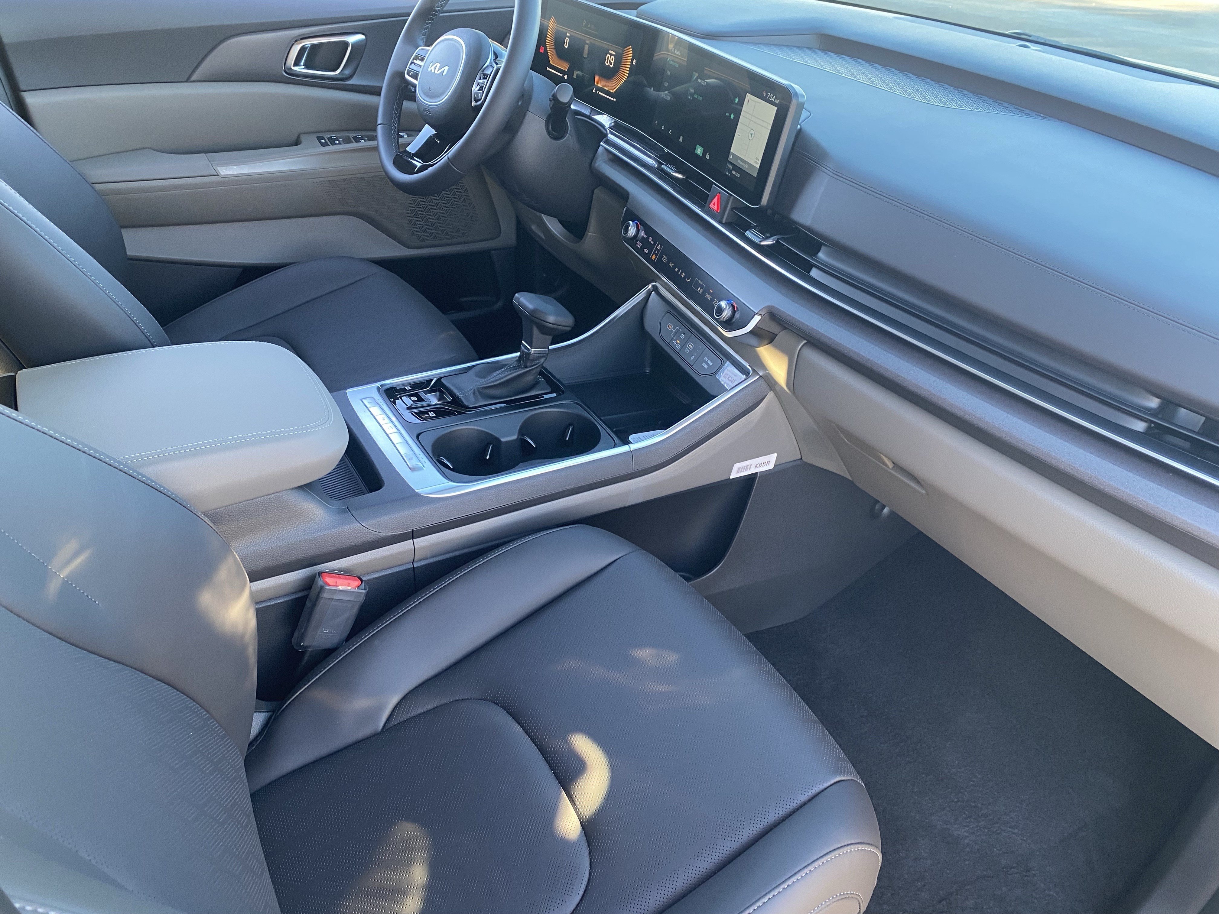 New 2026 Kia Carnival EX FWD image 10