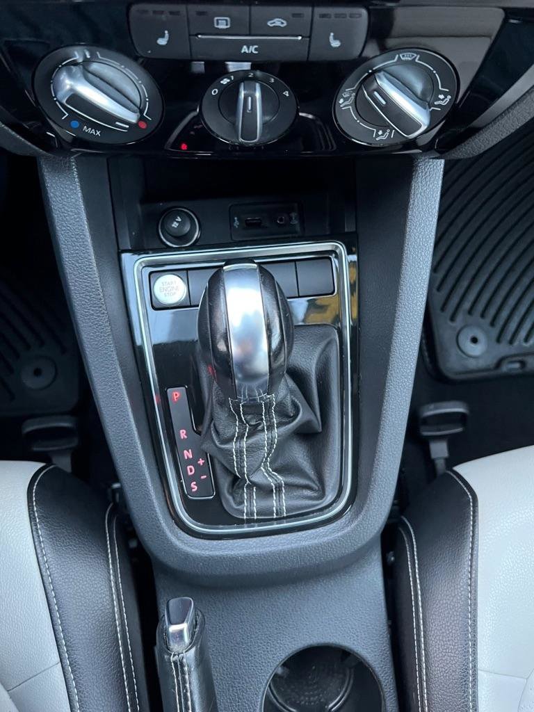 Used 2016 Volkswagen Jetta Sport w/ Lighting Package image 21