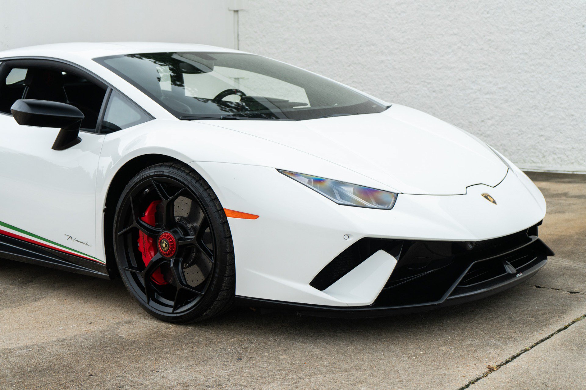 Used 2018 Lamborghini Huracan Performante AWD/4WD image 13