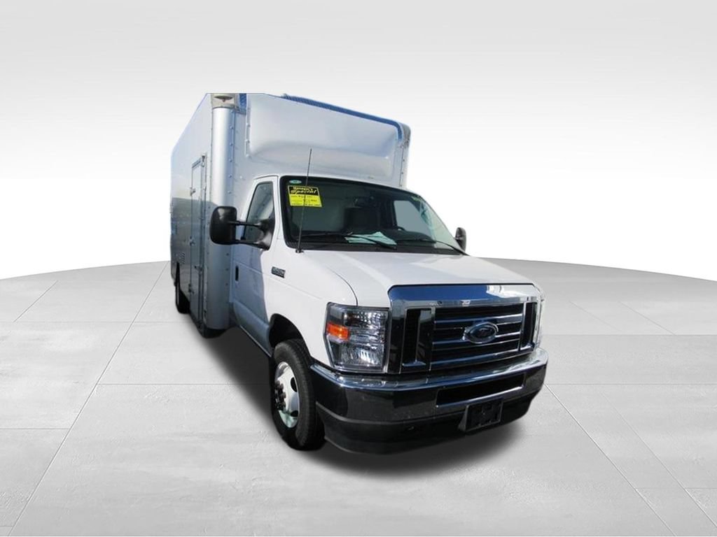 New 2024 Ford E-450 and Econoline 450 Super Duty w/ Power Windows & Locks Group RWD image 6