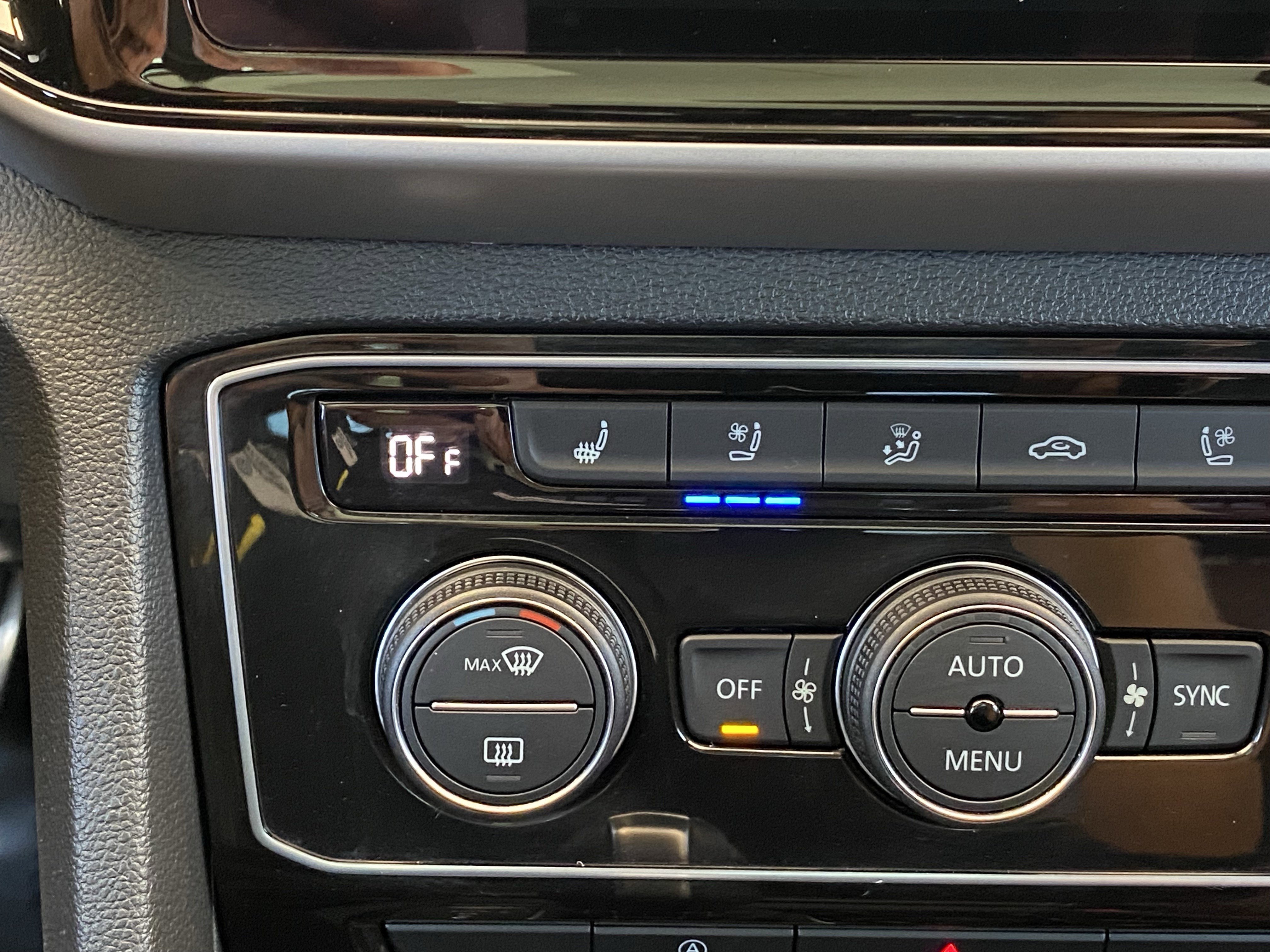 Certified 2023 Volkswagen Atlas Cross Sport SEL Premium R-Line AWD/4WD image 14