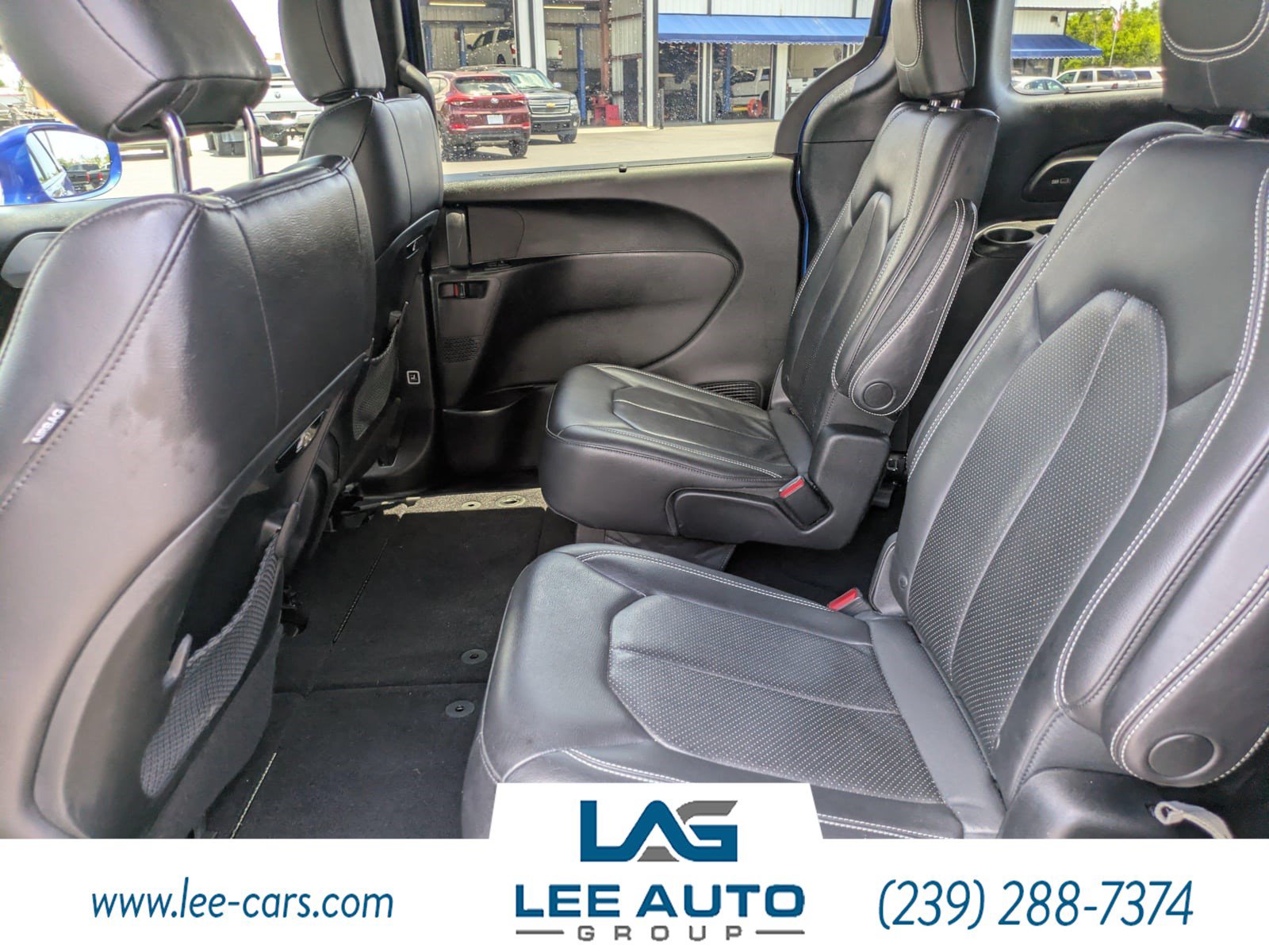 Used 2018 Chrysler Pacifica Touring-L w/ Premium Audio Group FWD image 12