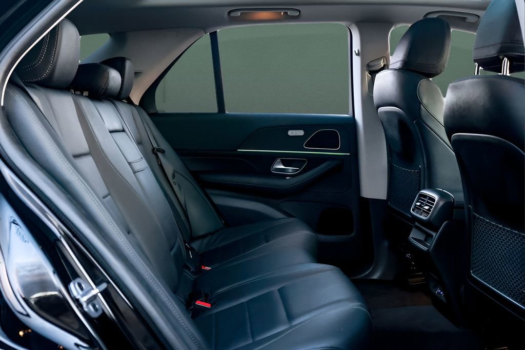 Used 2024 Mercedes-Benz GLE 450e 4MATIC w/ AMG Line Exterior image 25