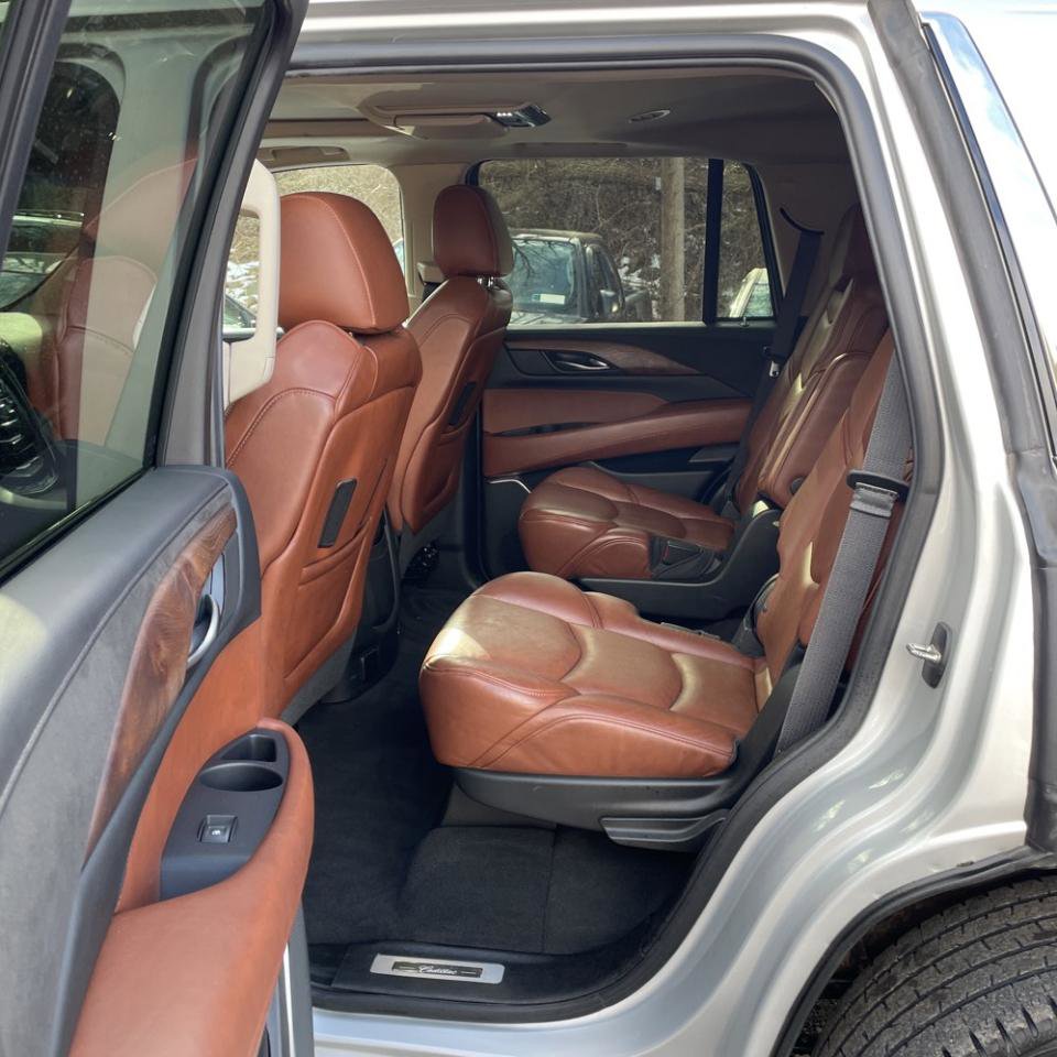 Used 2019 Cadillac Escalade Premium Luxury image 18