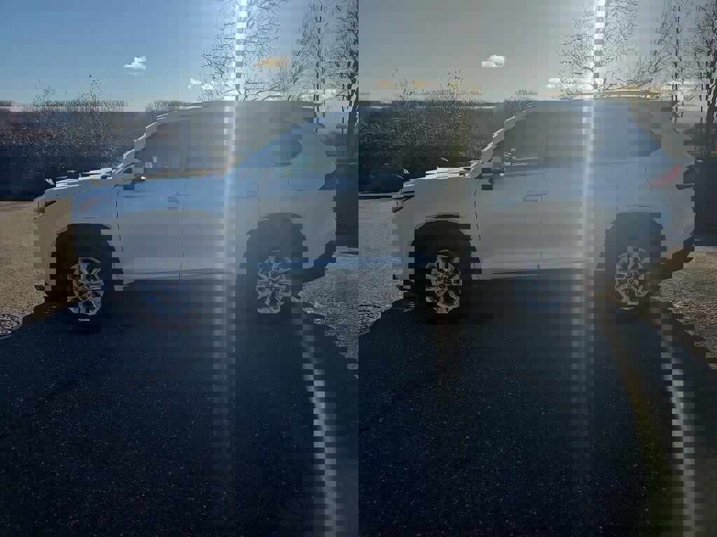 Used 2024 Toyota Grand Highlander XLE image 2