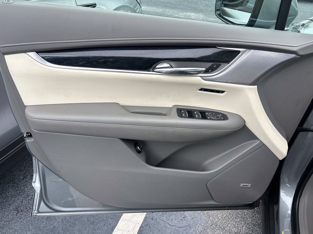 Used 2024 Cadillac XT6 Premium Luxury w/ Technology Package FWD image 18