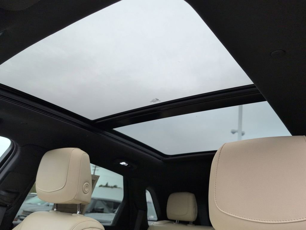 Used 2018 Cadillac XT5 Luxury w/ Driver Awareness Package image 7