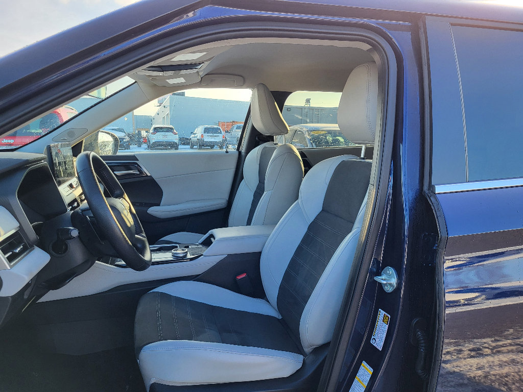 Used 2025 Mitsubishi Outlander SE image 6