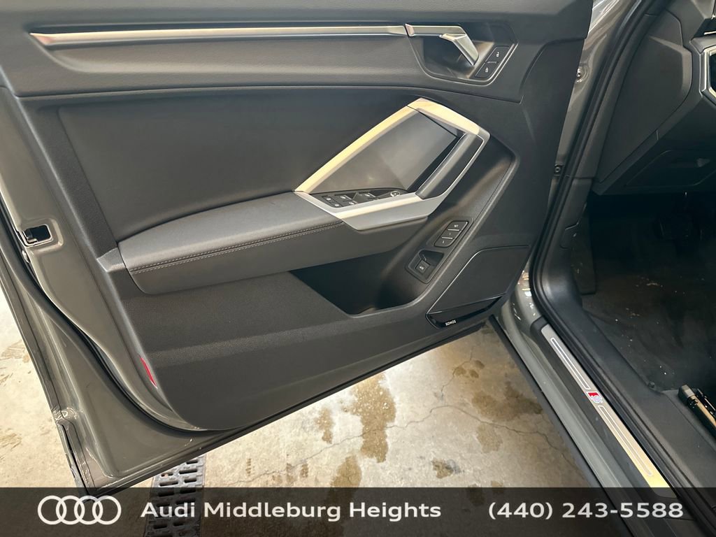 New 2025 Audi Q3 2.0T Premium image 11