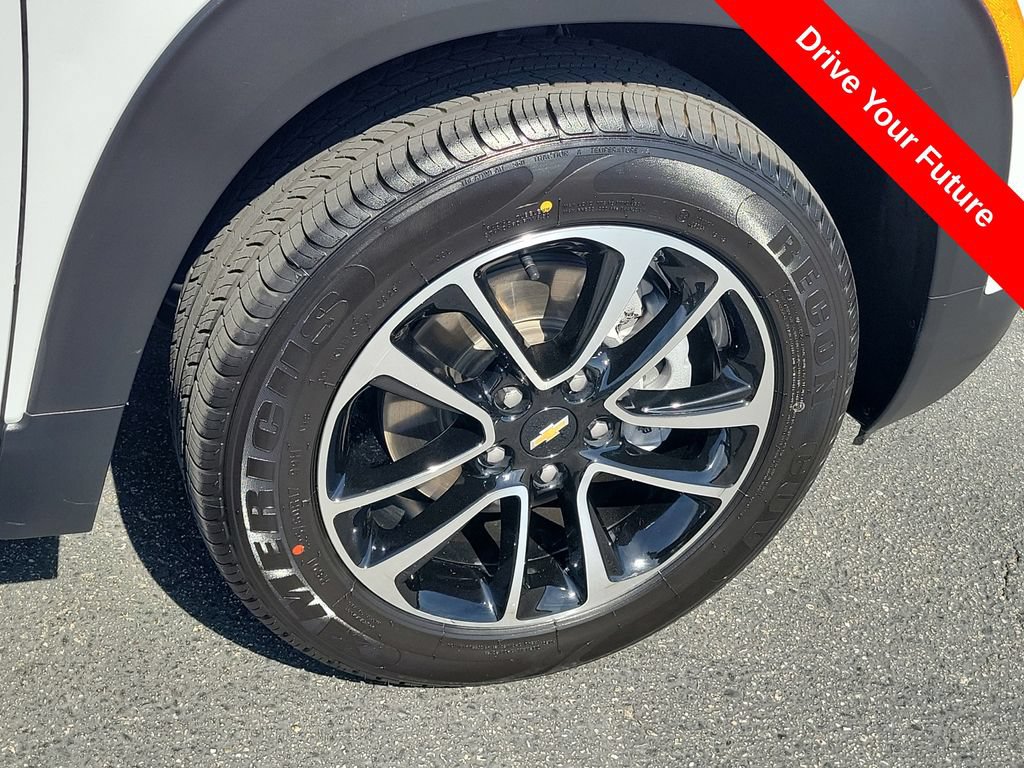 Used 2025 Chevrolet TrailBlazer LT AWD/4WD image 29