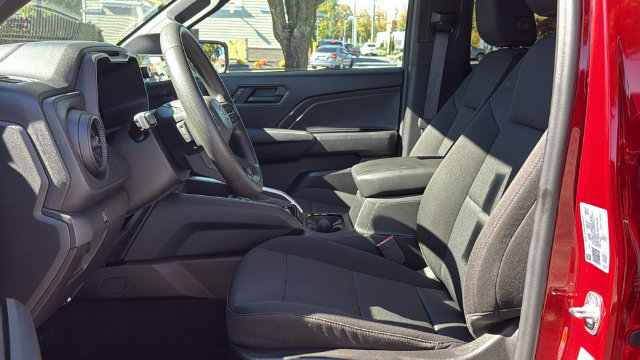 Used 2024 Chevrolet Colorado Trail Boss w/ Technology Package AWD/4WD image 10