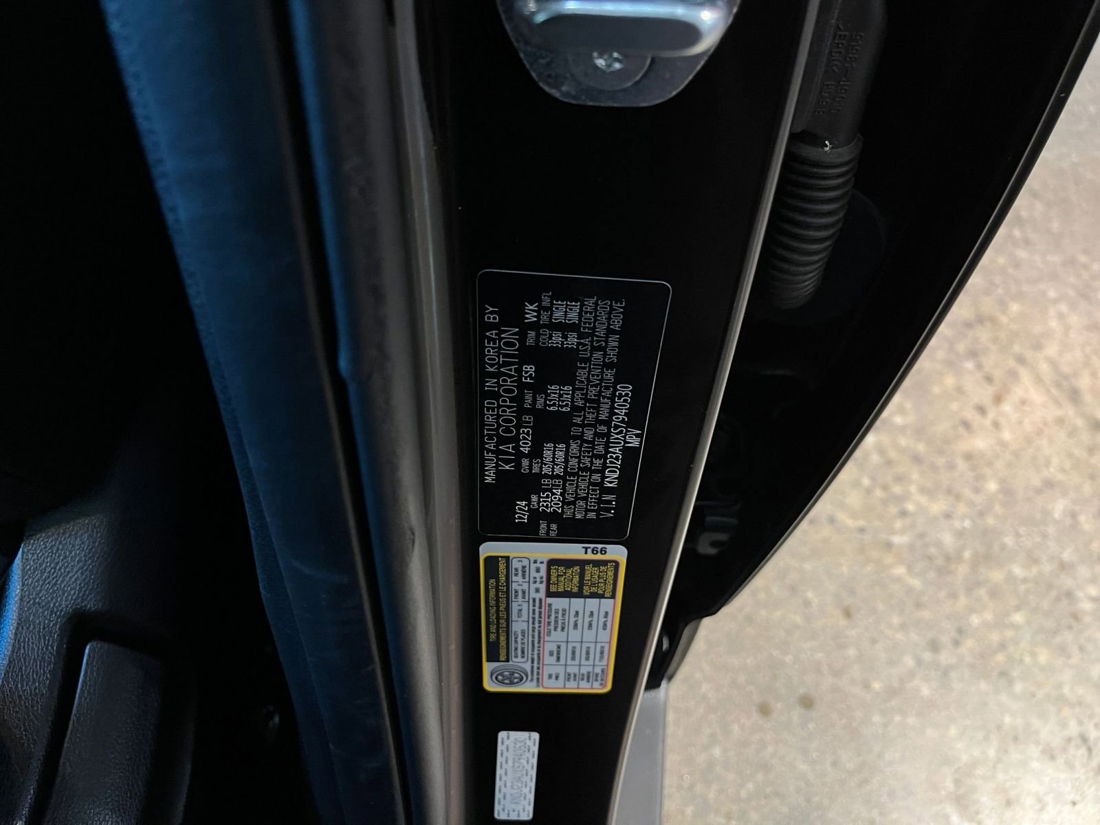 Used 2025 Kia Soul LX w/ LX Technology Package FWD image 28