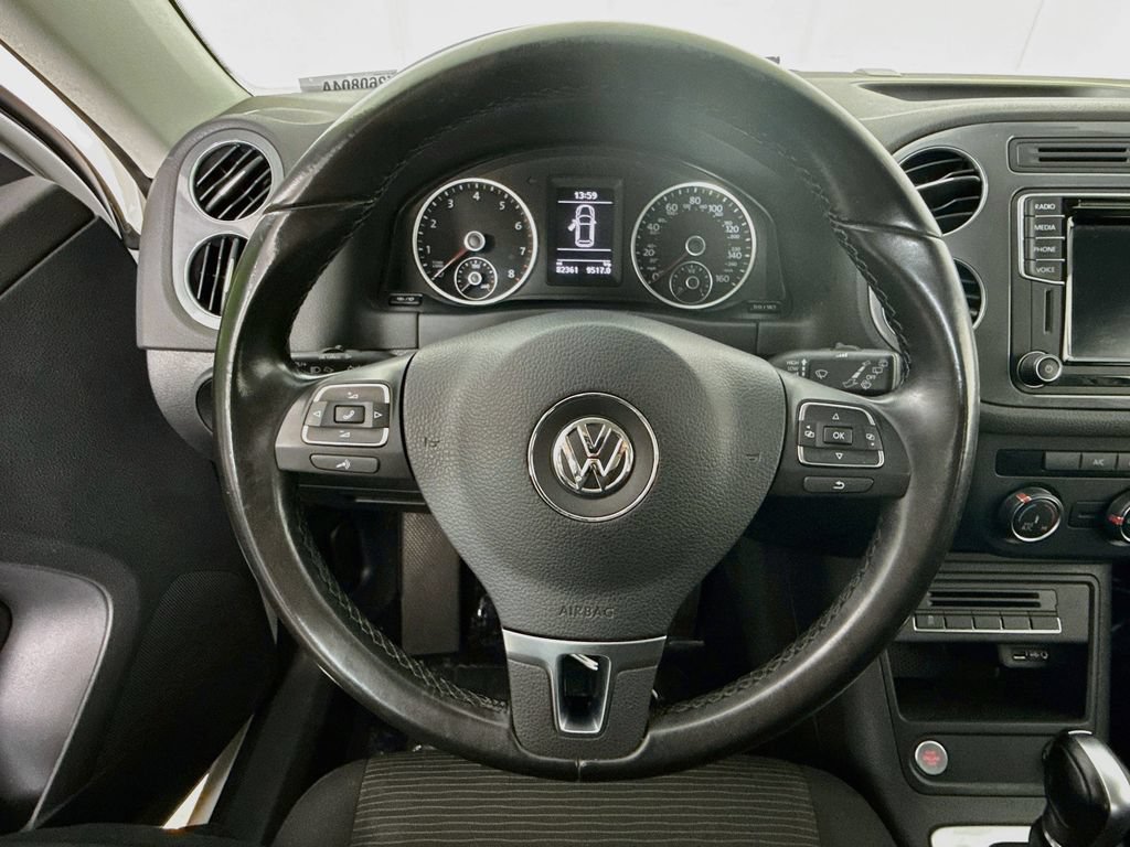 Used 2017 Volkswagen Tiguan Limited w/ Premium Package AWD/4WD image 12