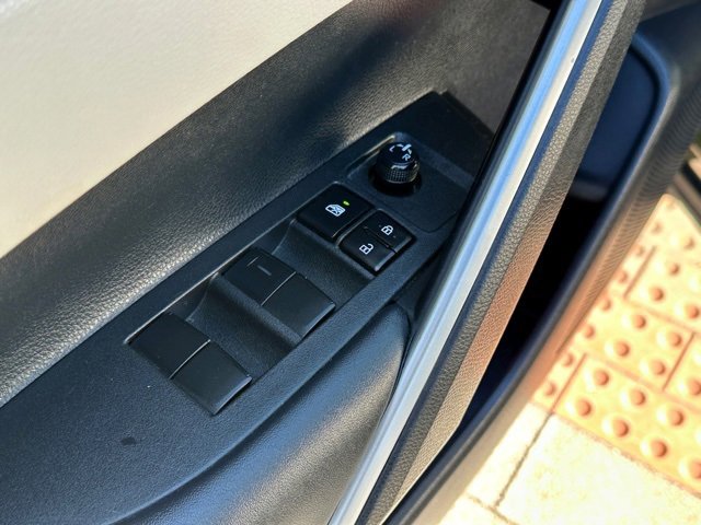 Used 2022 Toyota Corolla Cross LE image 11